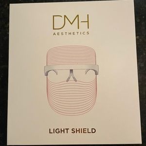DMH LED Light Shield Mask - Poosh